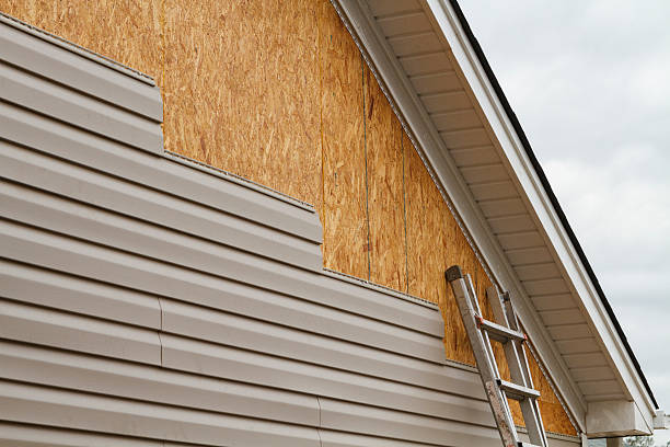 Professional Siding Installation technician working in Plymouth, NC